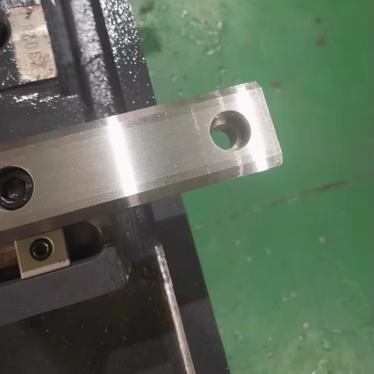 CNC Vertical Machining Center  – обзор и цена Heavy Equipment Center